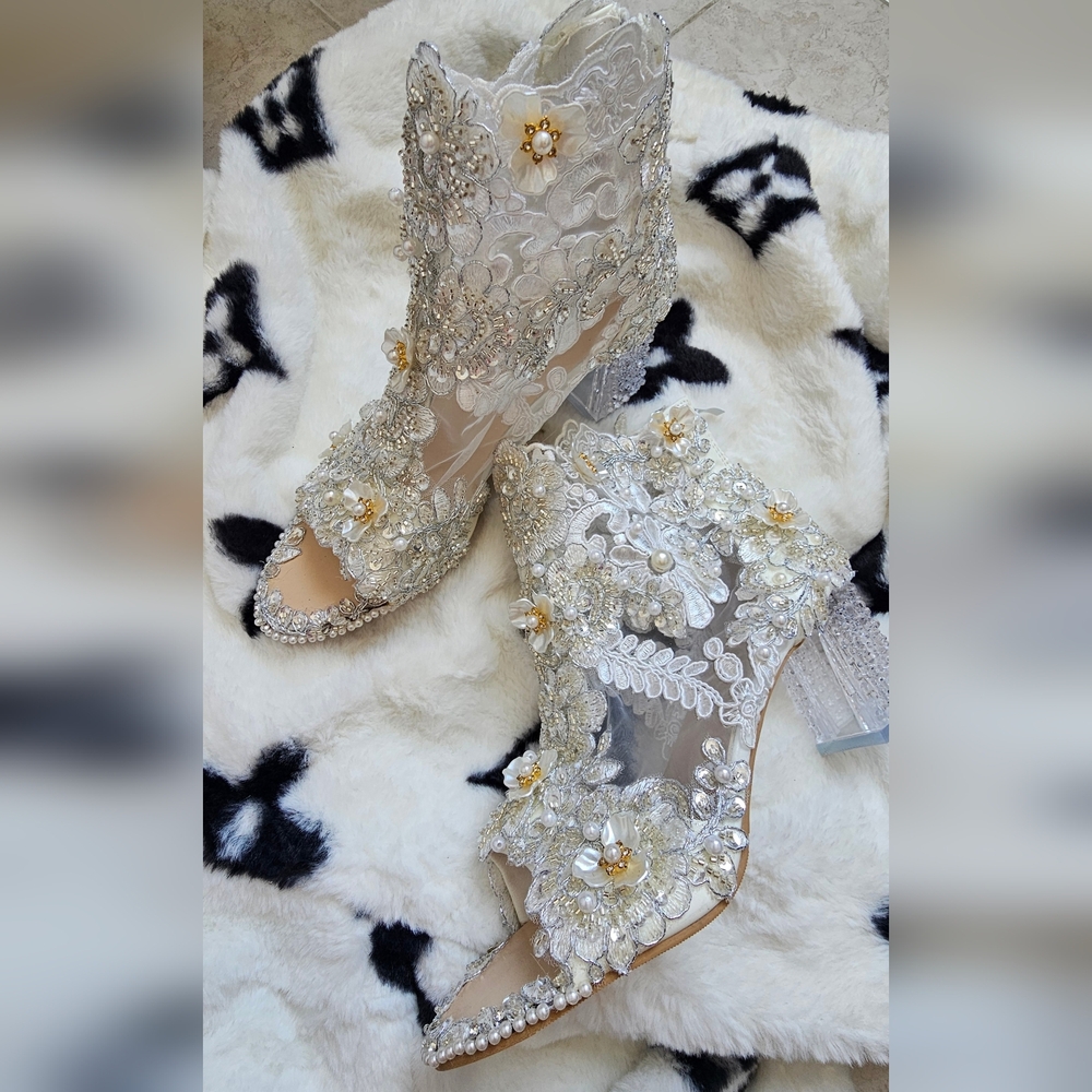 Elegant Wedding Lace Embellished Women's Boots